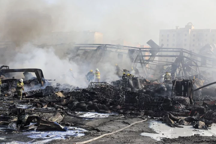 An explosion following a lightning strike in the Uzbek capital kills 1 person and injures 162