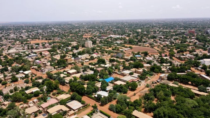 Niger's citizens undaunted as deadline to reverse coup expires