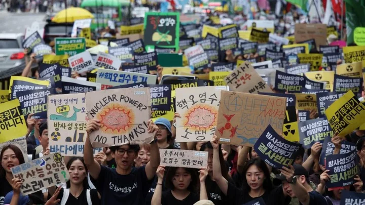 Fukushima nuclear disaster: Activists march against Tokyo's waste plan