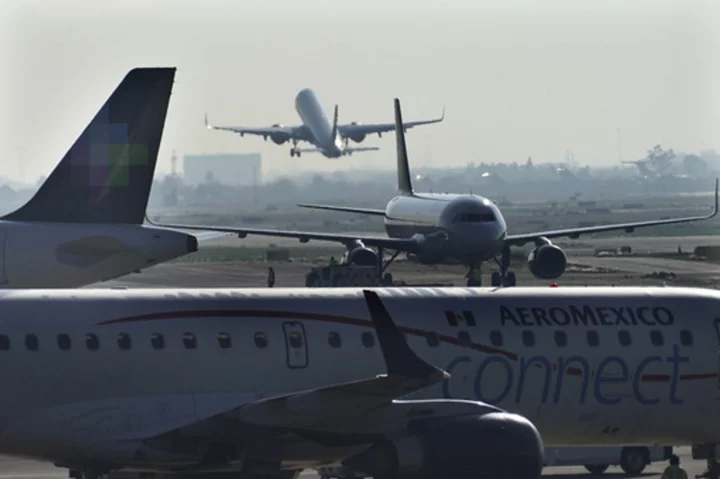 Mexico City's old airport told to cut flights by 17%, leading airlines to warn of mass cancellations