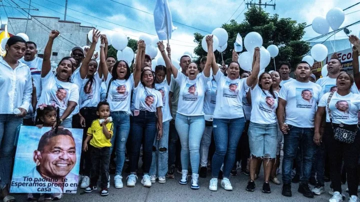 Luis Díaz: Colombians march for release of footballer's father