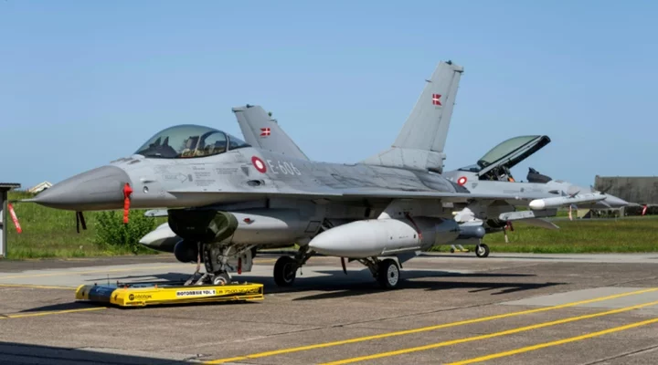 US approves transfer of Dutch, Danish F-16s to Ukraine