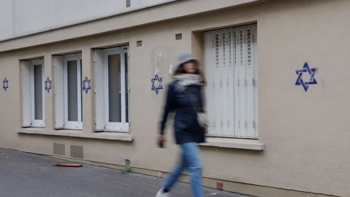 Antisemitic graffiti in Paris worries French leaders