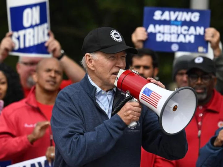 4 takeaways from Biden's visit to the UAW picket line