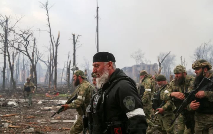 'Stop yelling': Top Chechen fighter scolds Russia's Wagner mercenary chief