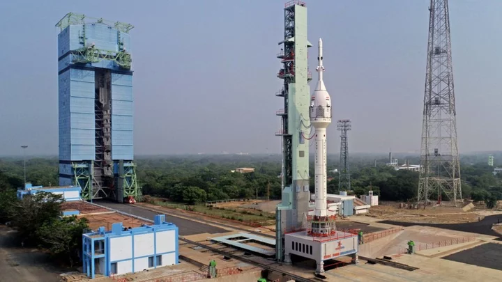 Gaganyaan: India to launch test flight ahead of sending man into space