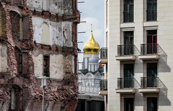 Ukraine war – live: Troops celebrate counteroffensive as Putin’s forces pushed back