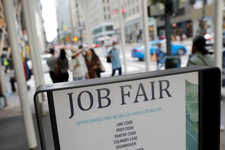 US weekly jobless claims hit 1-1/2-year high; inflation subsiding