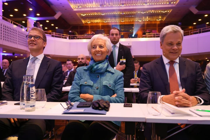 Lagarde Calls for European SEC by Expanding Watchdog’s Power