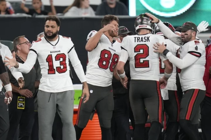 Mayfield sits while Trask plays in Bucs' 13-6 preseason win over Jets. Backup Wolford injures neck