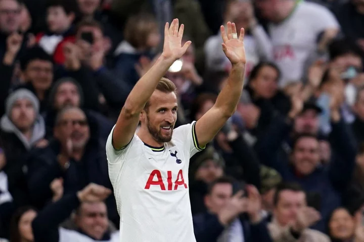 Tottenham give Harry Kane permission to fly to Munich to complete Bayern switch