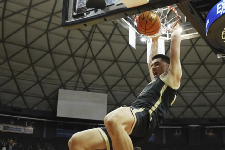 AP Player of the Week: Zach Edey averaged 25 points, 13 boards in leading No. 1 Purdue to Maui title