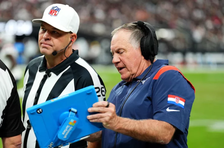Patriots' Bill Belichick throws tablet and Tom Brady-esque tantrum in Week 6 loss to Raiders