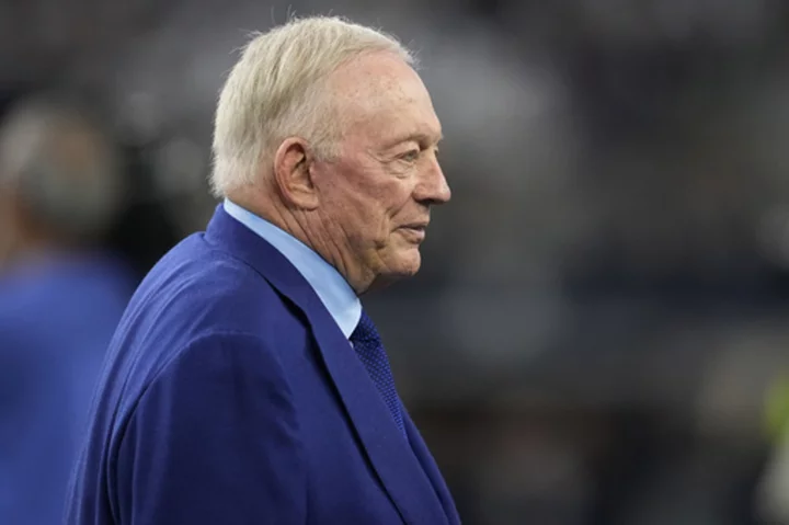 Cowboys owner Jerry Jones still loves the spotlight in his 80s, despite reasons to shrink from it