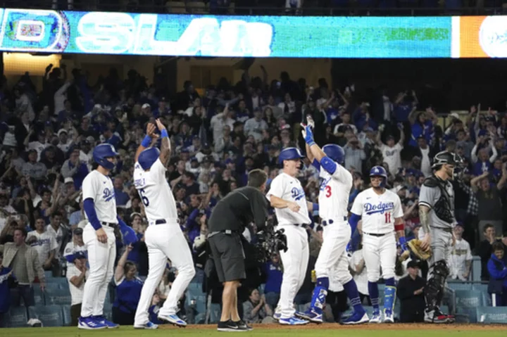 Freeman wins it in the 11th as the Dodgers edge the White Sox 5-4 to salvage series victory