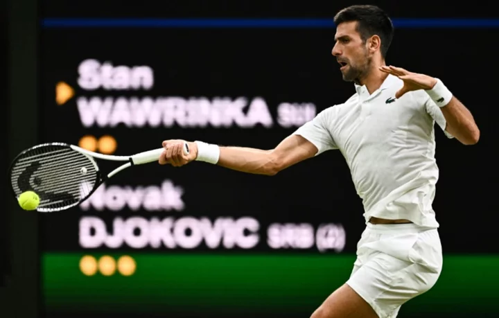 Djokovic defeats Wawrinka at Wimbledon to make last 16