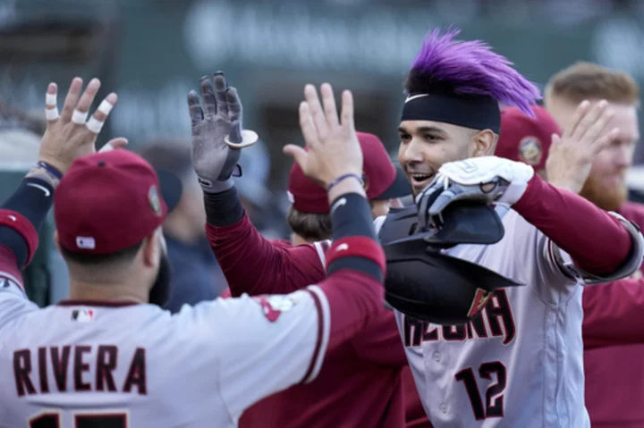 Perdomo, Gurriel hit two-run homers as Diamondbacks win fourth straight, beat A's 5-2