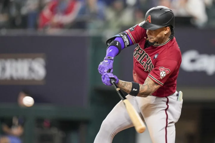 D-backs' Ketel Marte ties postseason record with 17-game hitting streak