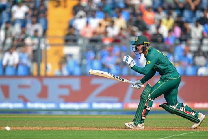 De Kock hits his third hundred of World Cup for South Africa