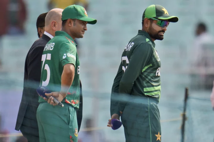 Bangladesh wins toss, bats first against Pakistan at the Cricket World Cup