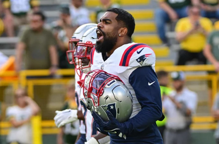 Ezekiel Elliott adds an extra layer of cringe in his praise of Bill Belichick