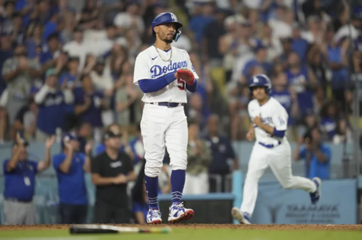 Mookie Betts returns to the Dodgers' lineup after missing 2 games with a sore ankle