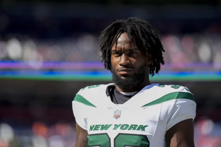 Struggling Jets release backup running back Michael Carter in surprising move