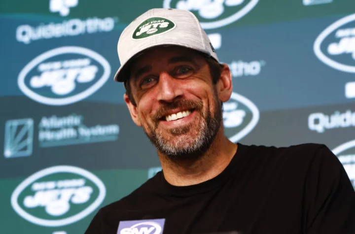 Aaron Rodgers pokes fun at Zach Wilson over new Jets QB relationship