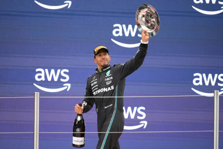 Hamilton ready to sign new Mercedes contract