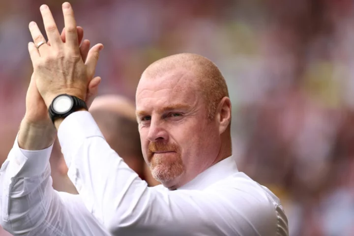 Dyche sidesteps Everton finance questions