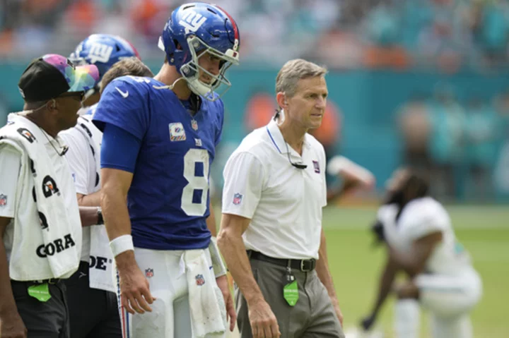 Giants quarterback Daniel Jones won't play against the Bills because of neck injury