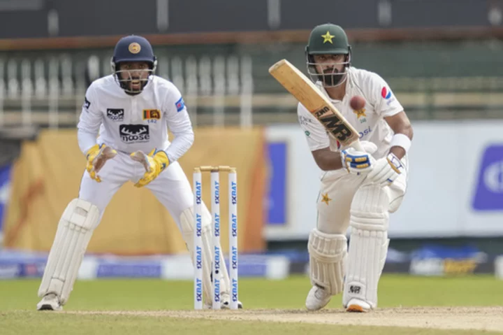 Pakistan takes 107-run lead over Sri Lanka on 3rd day of 2nd cricket test at Colombo