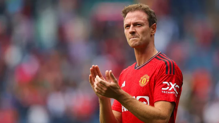 Erik ten Hag explains Jonny Evans' return to Man Utd