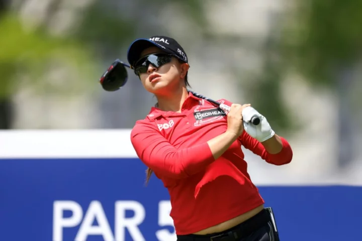 Kim seizes LPGA Founders Cup lead with four-birdie run