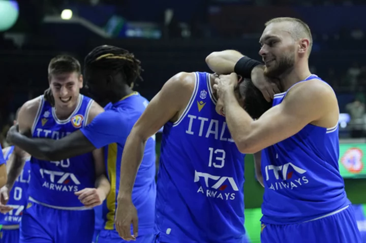 Defending champion Spain and Serbia lose at the World Cup. Germany and the United States roll