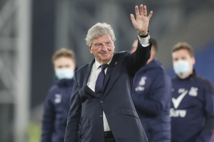 75-year-old Roy Hodgson signs a 1-year contract to manage Crystal Palace in the Premier League