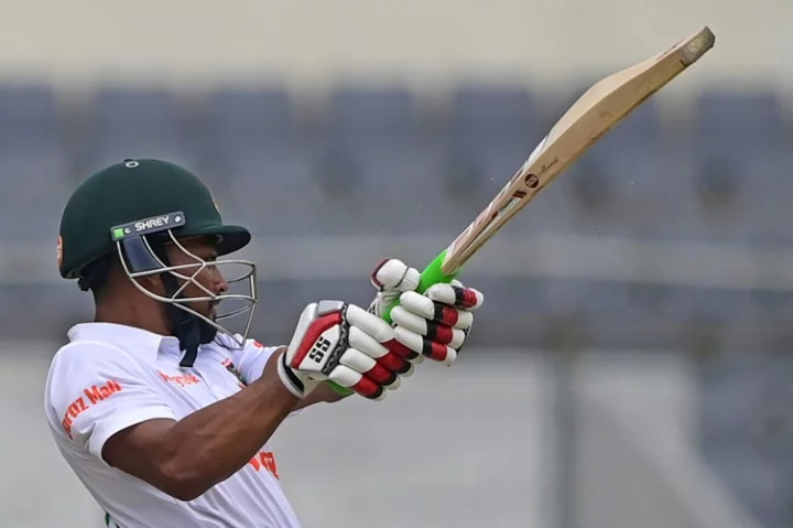 Mominul, Najmul take Bangladesh to mammoth 614-run lead