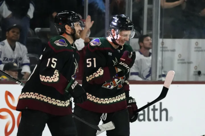 Michael Carcone scores twice, Coyotes knock off Lightning 3-1