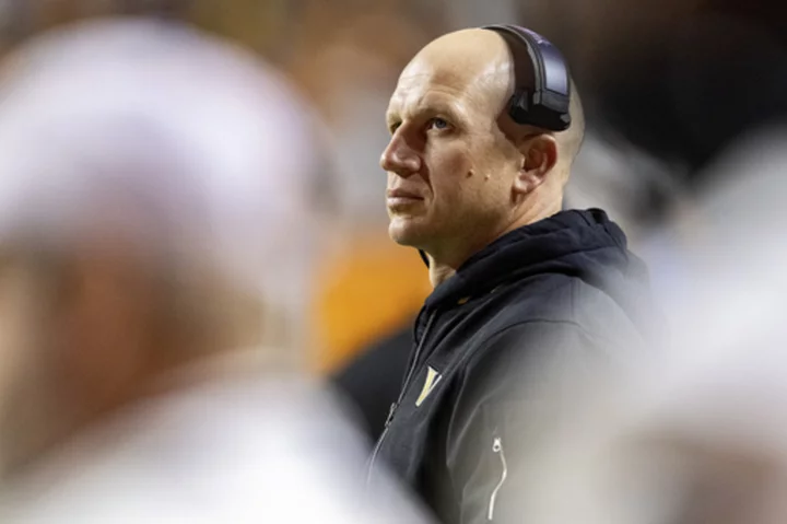 Vanderbilt coach Clark Lea fires offensive coordinator, will coordinate defense himself