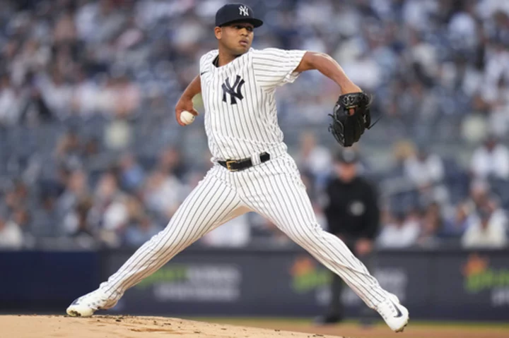 Vásquez gets 1st career win, Yanks blank White Sox 3-0 for doubleheader split