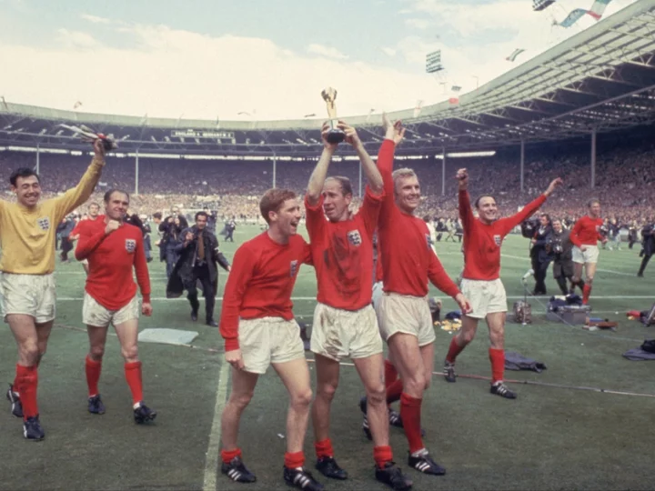 Sir Bobby Charlton death: Legendary 1966 World Cup winner and Man Utd hero dies aged 86