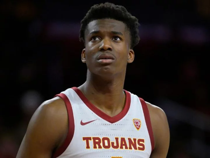 Another USC basketball player had cardiac arrest at practice a year ago. Here's what happened