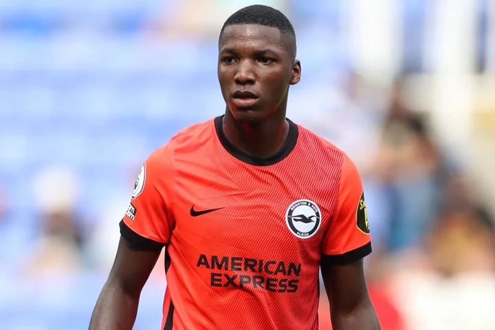 Chelsea sign Moises Caicedo from Brighton for initial £100m