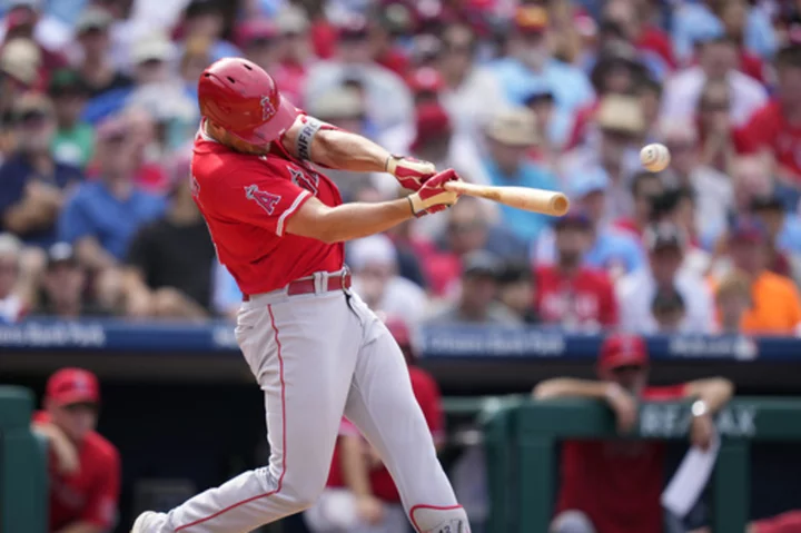 Cincinnati Reds claim outfielders Hunter Renfroe and Harrison Bader in playoff push