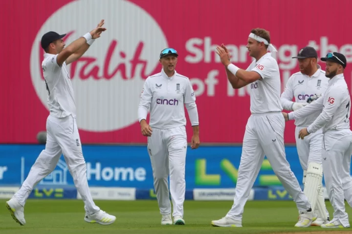 Broad at the double as he gets Warner again in Ashes