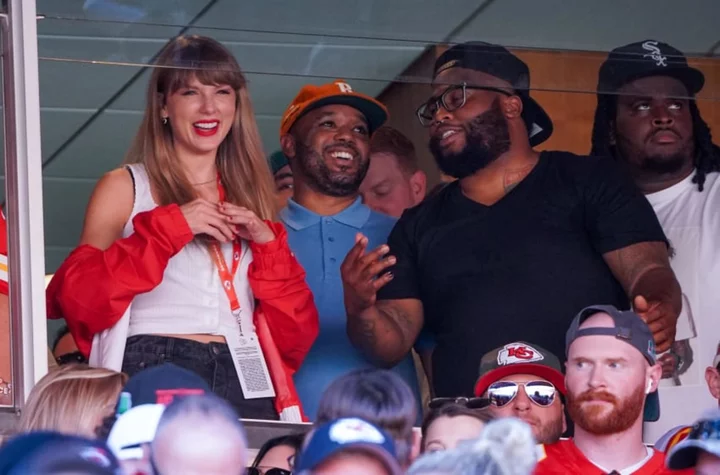 Eagles fans embrace conspiracy brain as Taylor Swift aligns with Chiefs