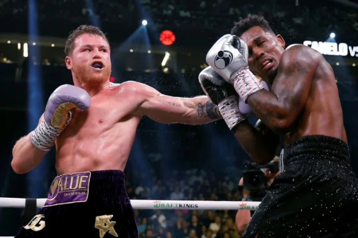 Alvarez dominates Jermell Charlo to retain undisputed super middleweight world title