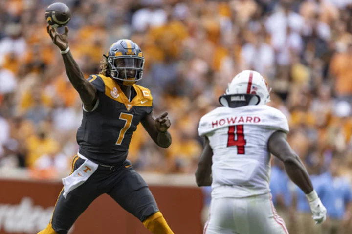 No. 9 Tennessee rallies past stubborn Austin Peay, 30-13