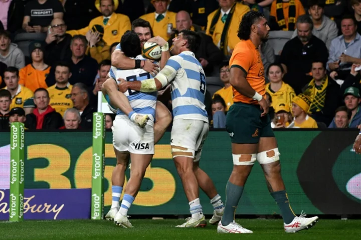 Last-gasp try as Argentina upset Australia 34-31