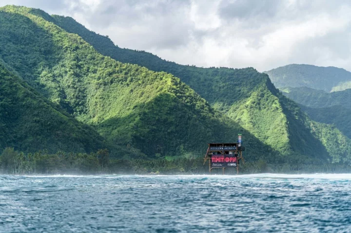 Same venue, smaller tower: Olympics stick with Tahiti surf beach